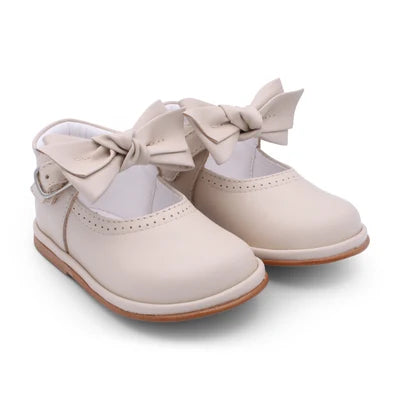Borboleta Nude Leather Bow Shoes